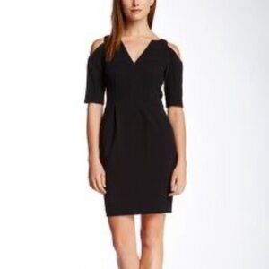 Nanette Lepore Short Sleeve Cold shoulder V-Neck Body con Sheath Midi Dress